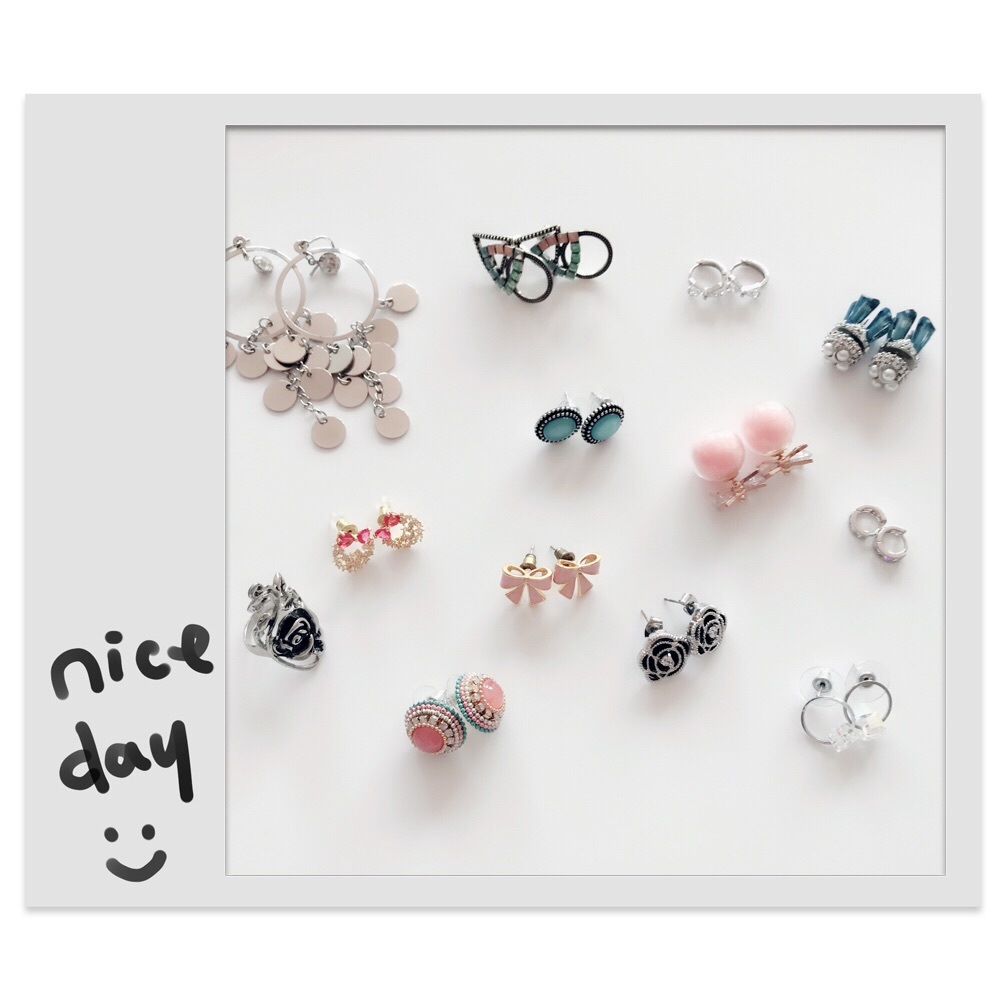 Cute earrings for SALE: 1 pair for $9